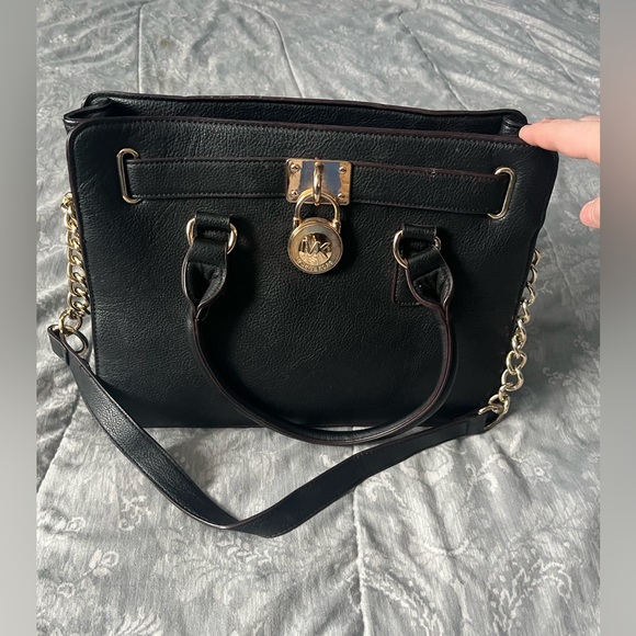 Micheal Kors Purse - Picture 3 of 3